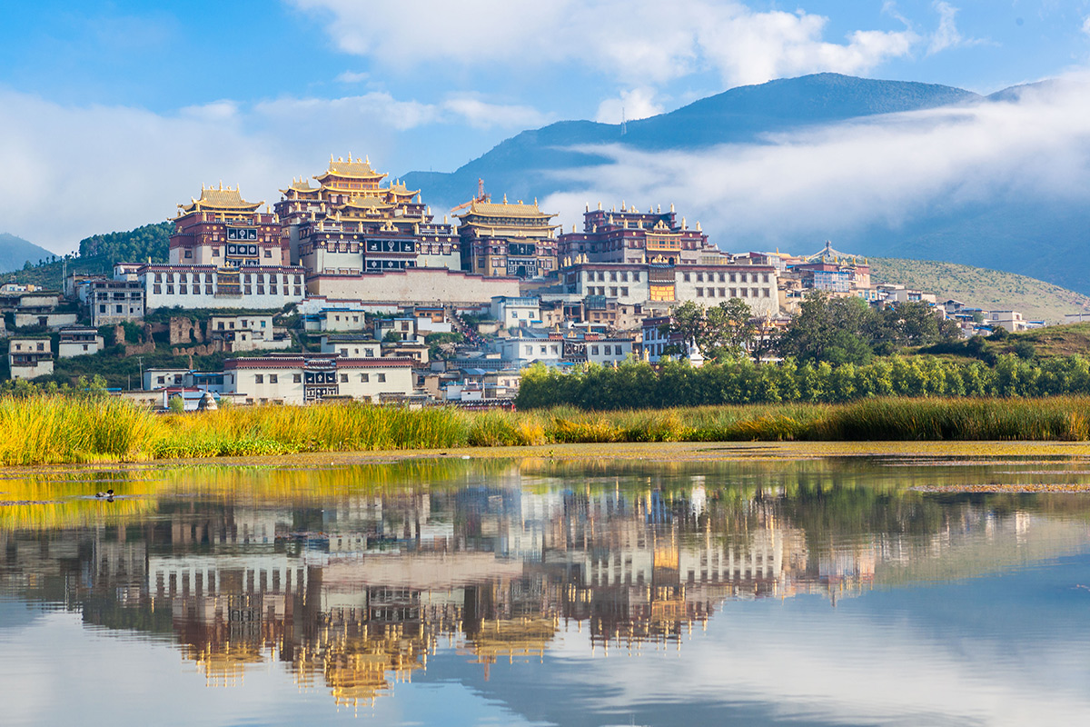 云南盛情邀请，尊敬的领导与朋友们共聚一堂